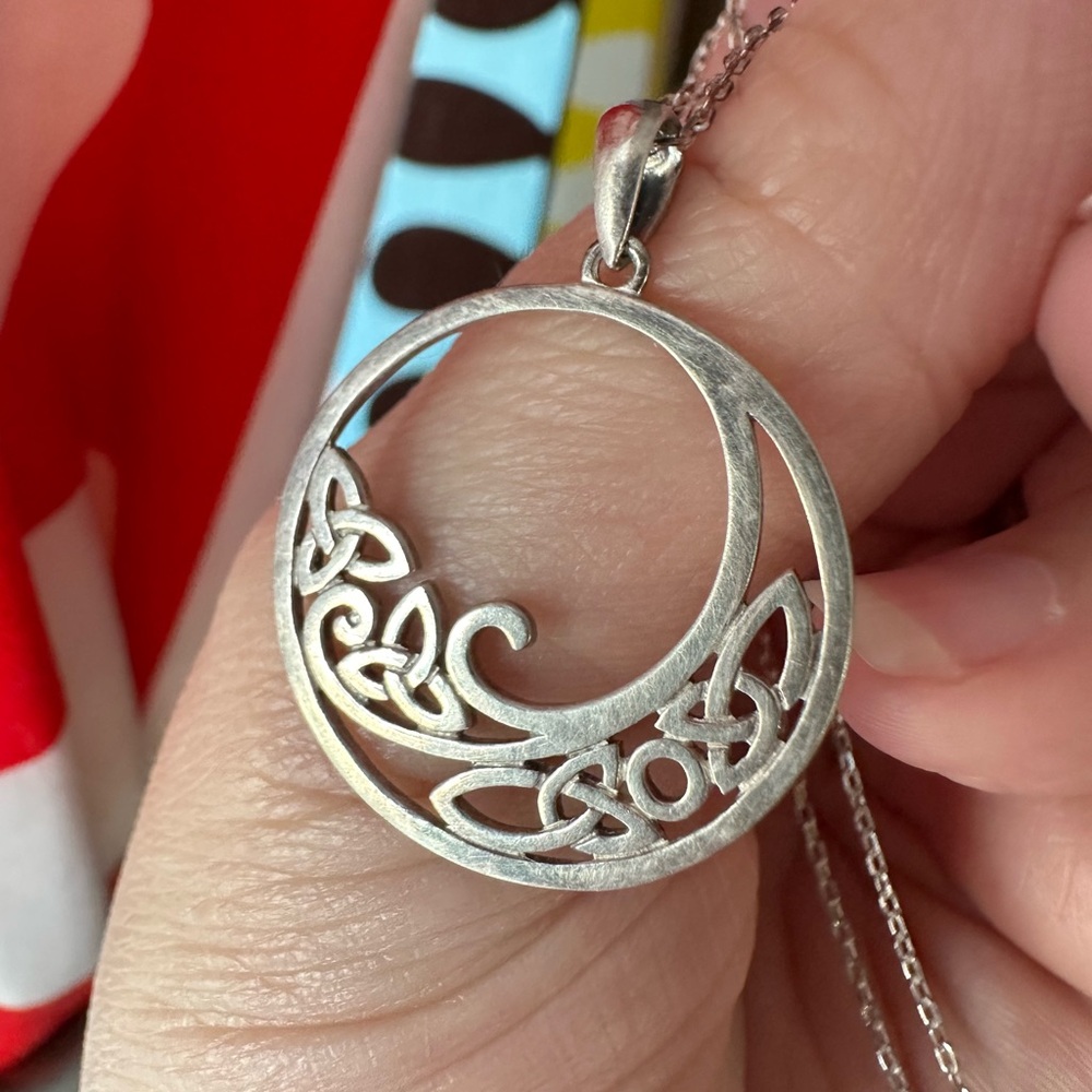 Solvar Necklace and pendant  - Celtic